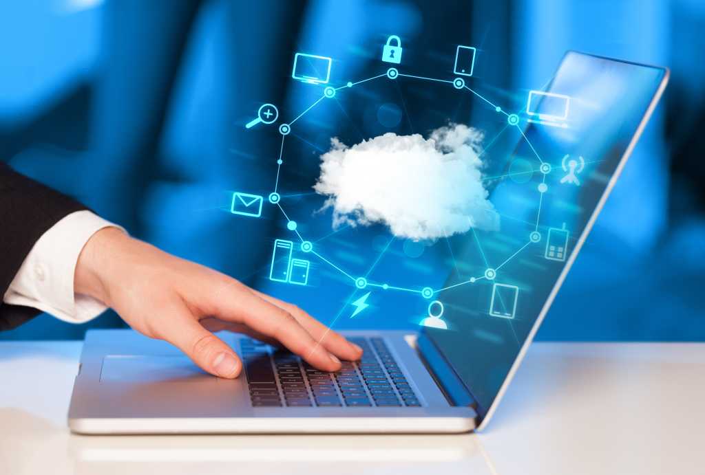 Hand working with a Cloud Computing diagram, new technology concept